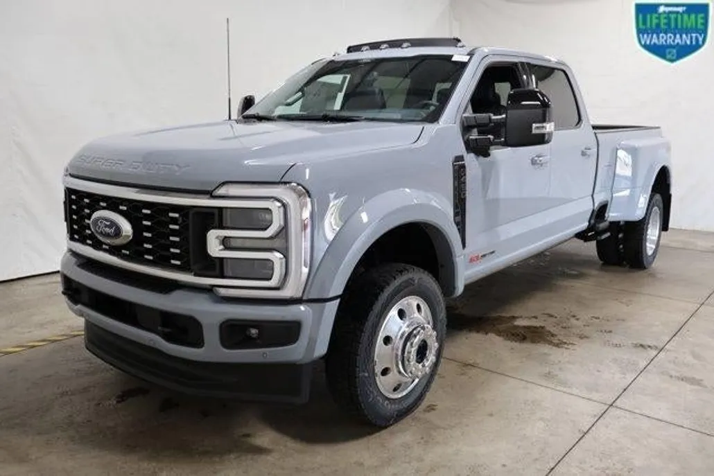 2026 Ford F-450 Platinum photo 1
