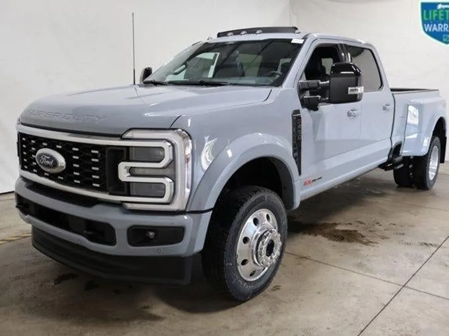 2026 Ford F-450 Platinum photo 1