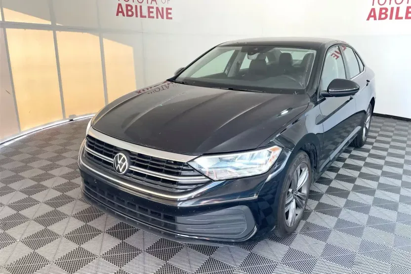 2024 Volkswagen Jetta SE photo 1