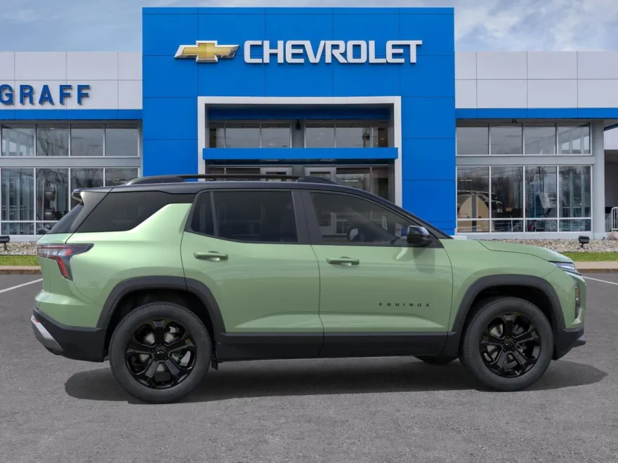 2026 Chevrolet Equinox LT photo 1