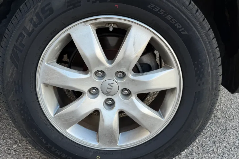 2012 Kia Sorento LX photo 1