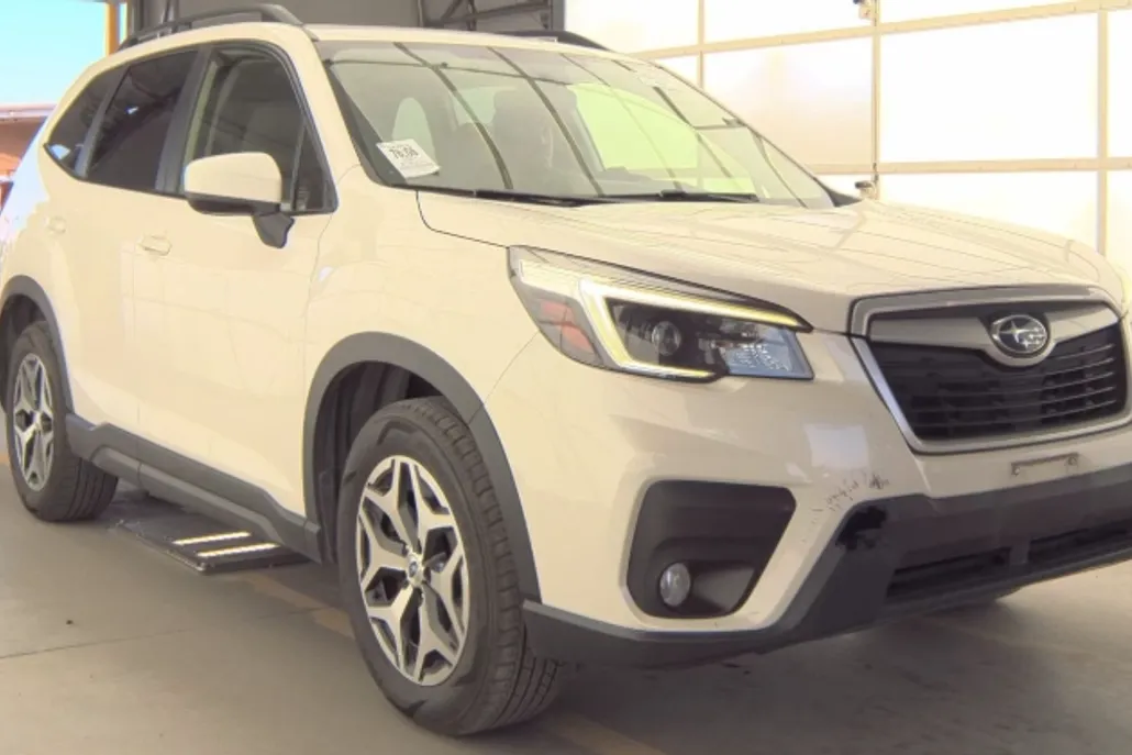 2021 Subaru Forester Premium photo 1