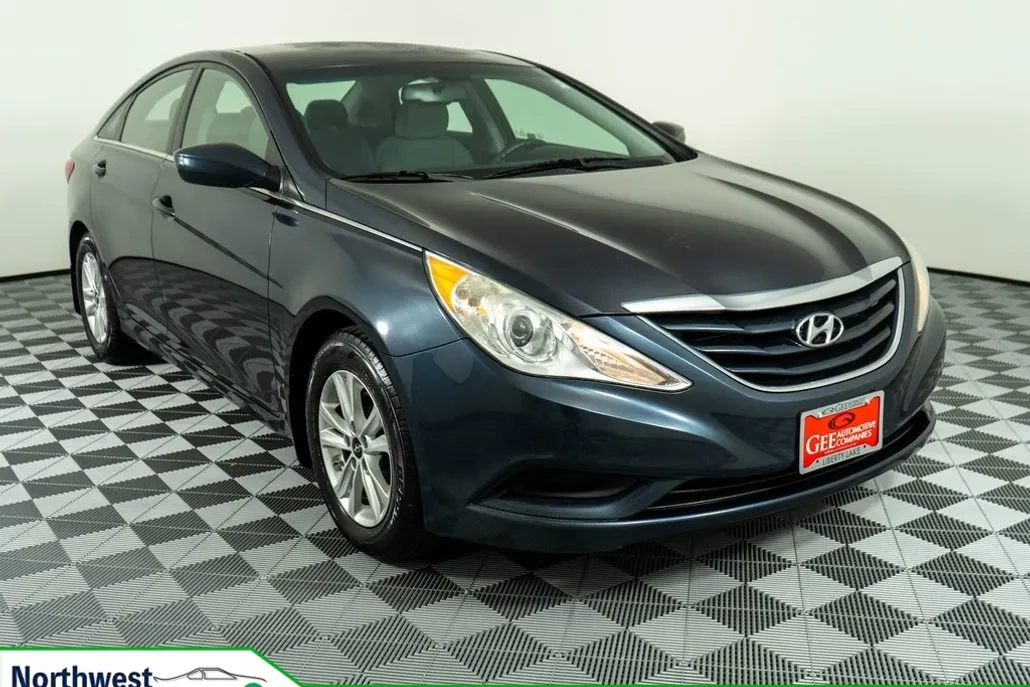 2012 Hyundai Sonata GLS photo 1