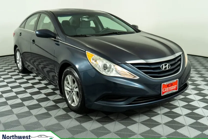 2012 Hyundai Sonata GLS photo 1