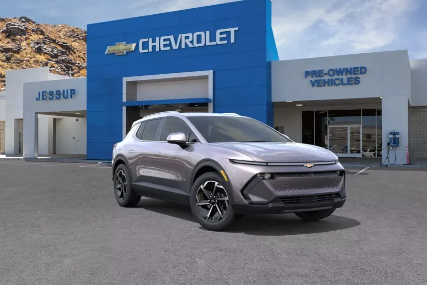 2026 Chevrolet Equinox LT photo 1