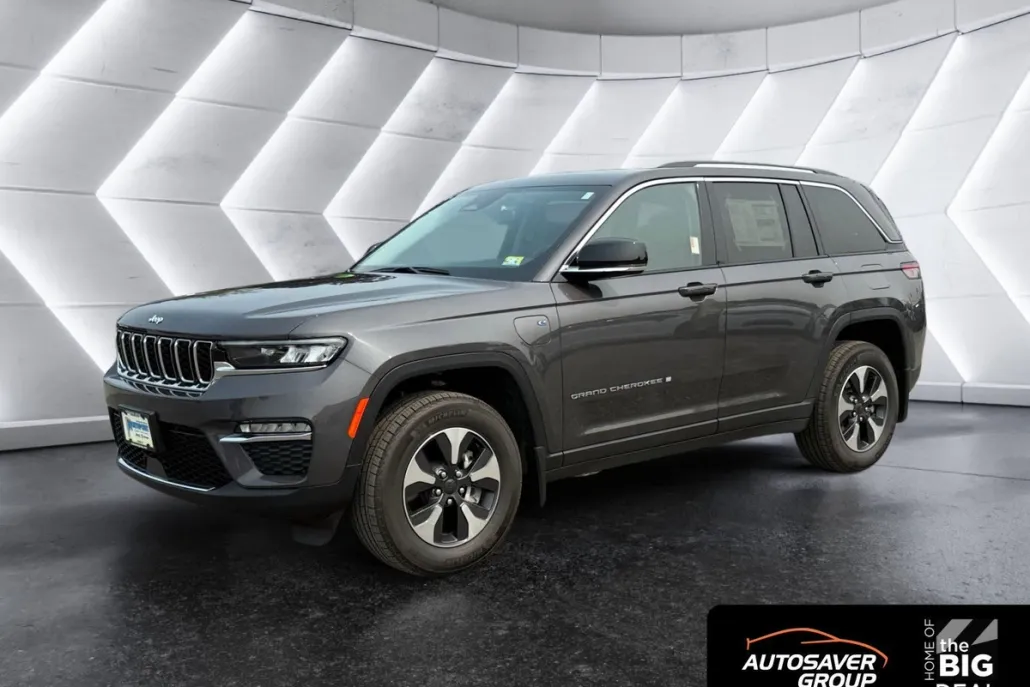 2024 Jeep Cherokee photo 1