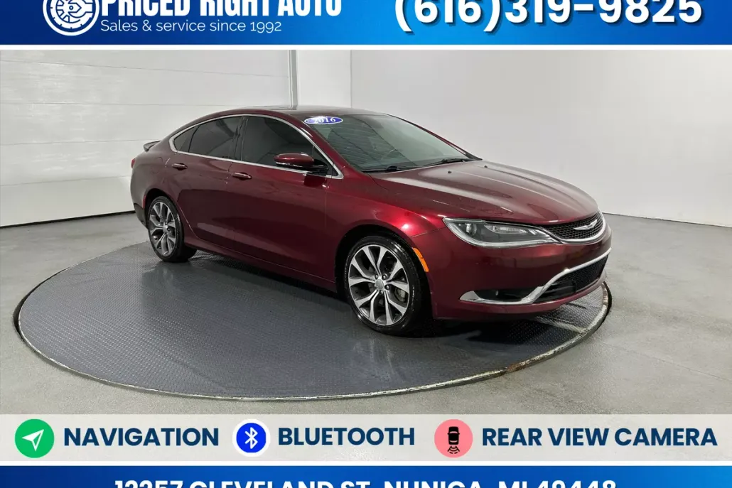 2016 Chrysler 200 C photo 1
