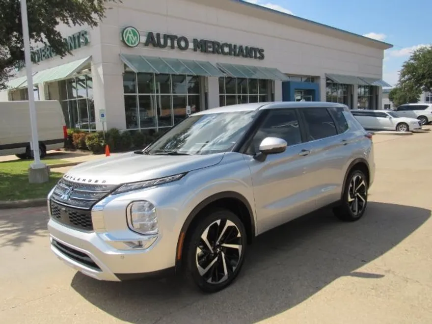 2023 Mitsubishi Outlander SE Black Edition photo 1