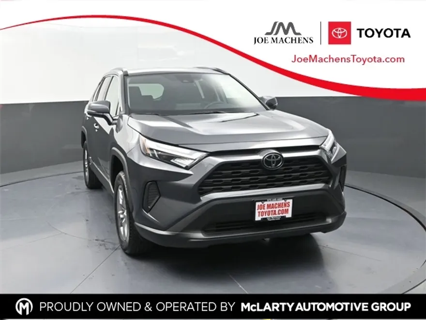 2025 Toyota RAV4 Hybrid XLE photo 1