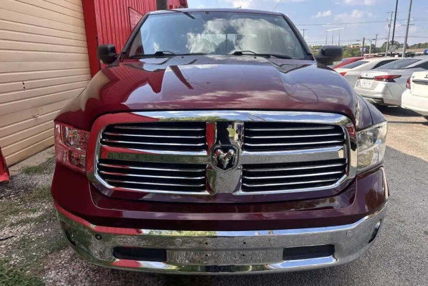 2017 Ram 1500 SLT photo 1
