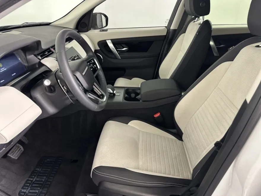 2024 Land Rover Discovery Sport S photo 1