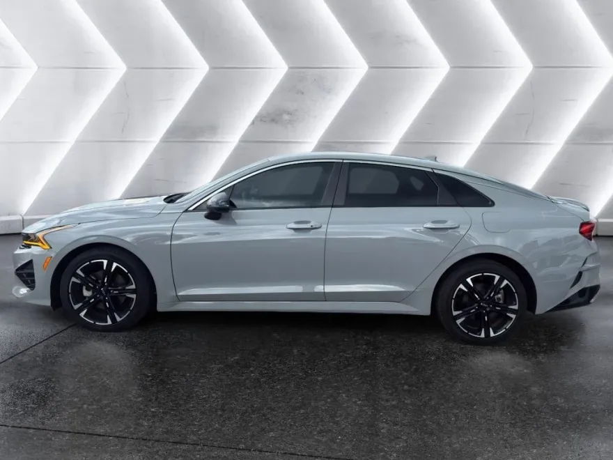 2024 Kia K5 GT-Line photo 1