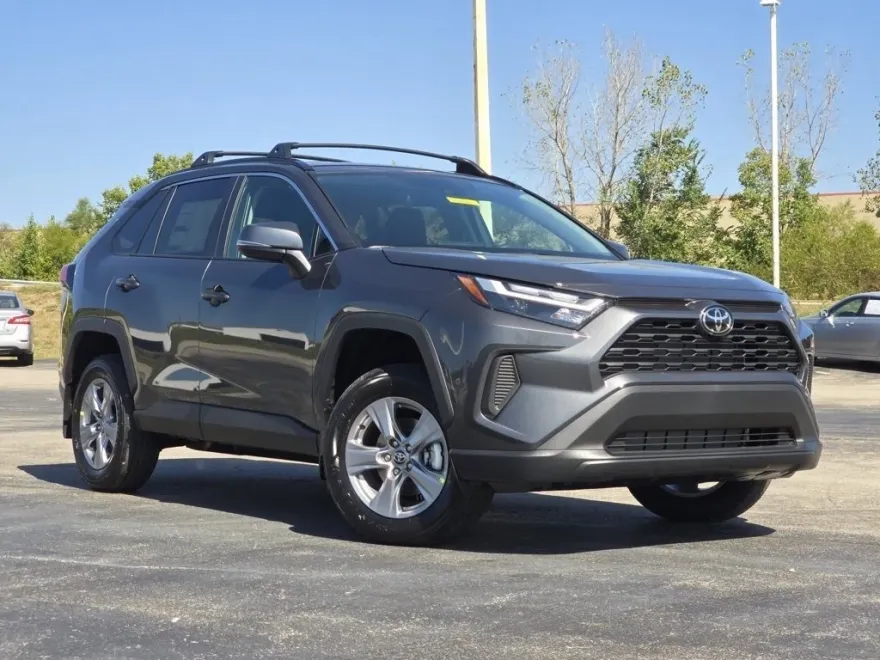 2025 Toyota RAV4 XLE photo 1