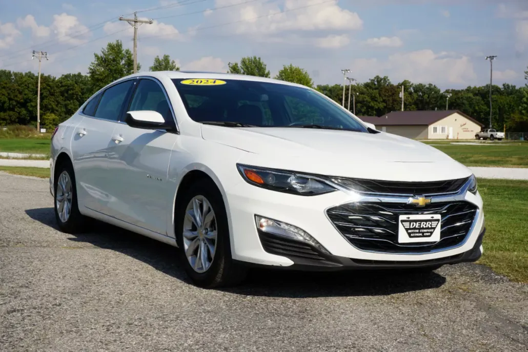 2024 Chevrolet Malibu 1LT photo 1