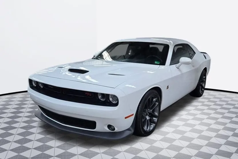 2022 Dodge Challenger R/T Scat Pack photo 1