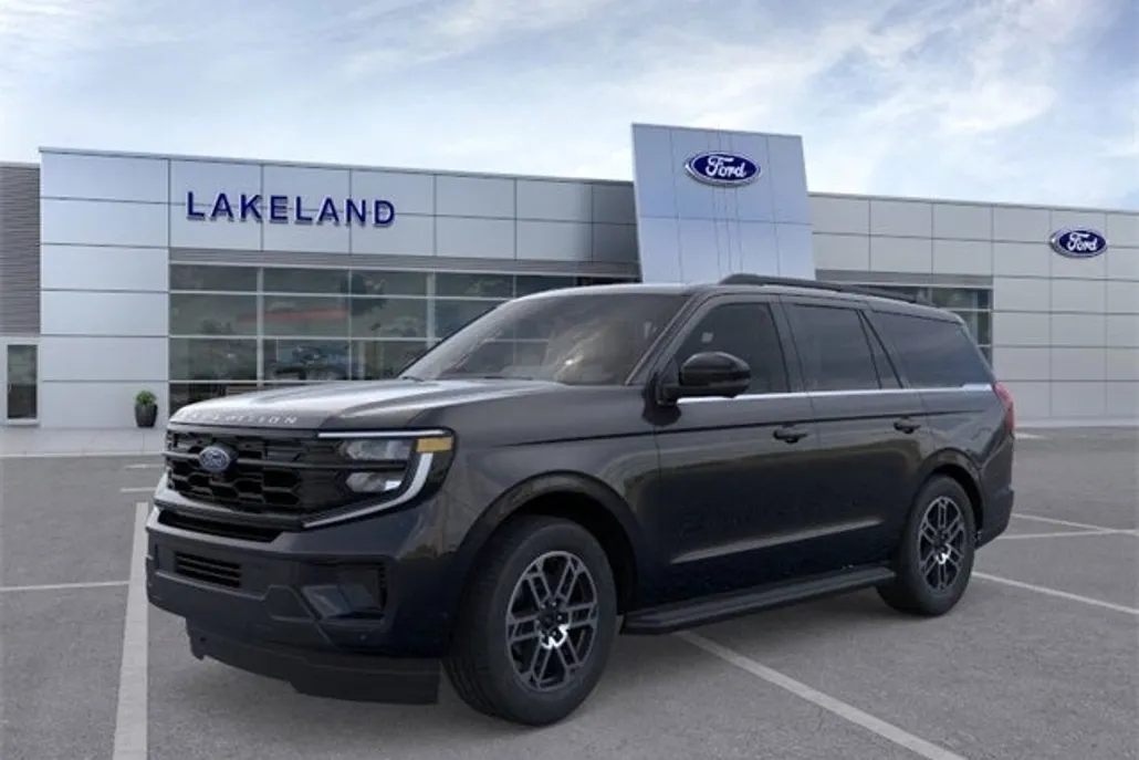 2025 Ford Expedition photo 1