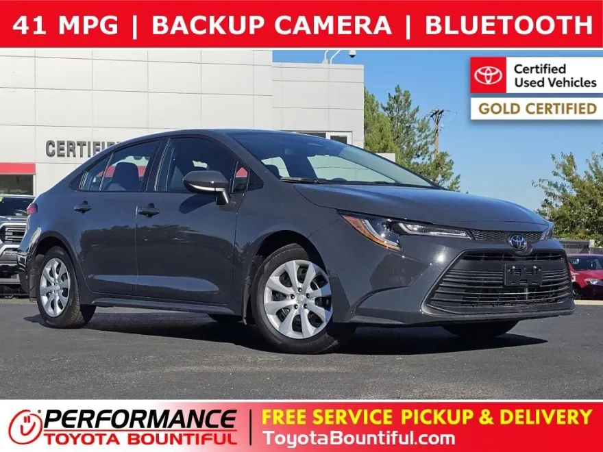 2025 Toyota Corolla LE photo 1