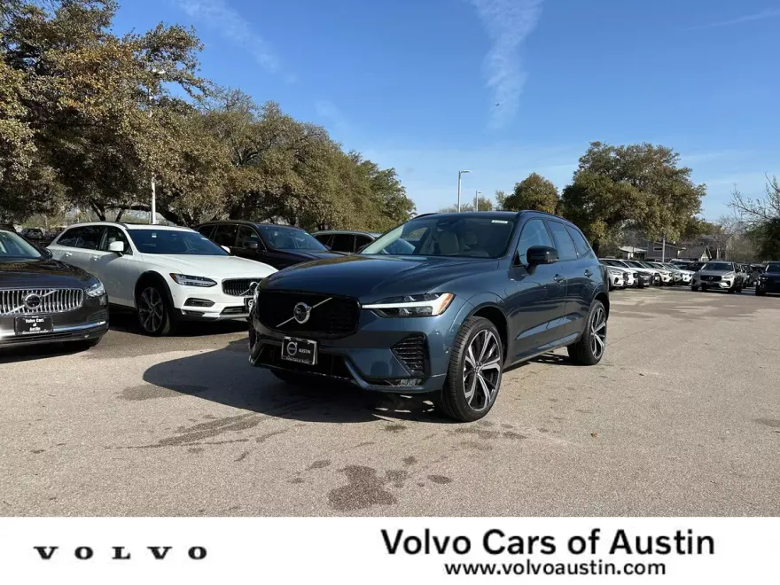 2025 Volvo XC60 B5 photo 1