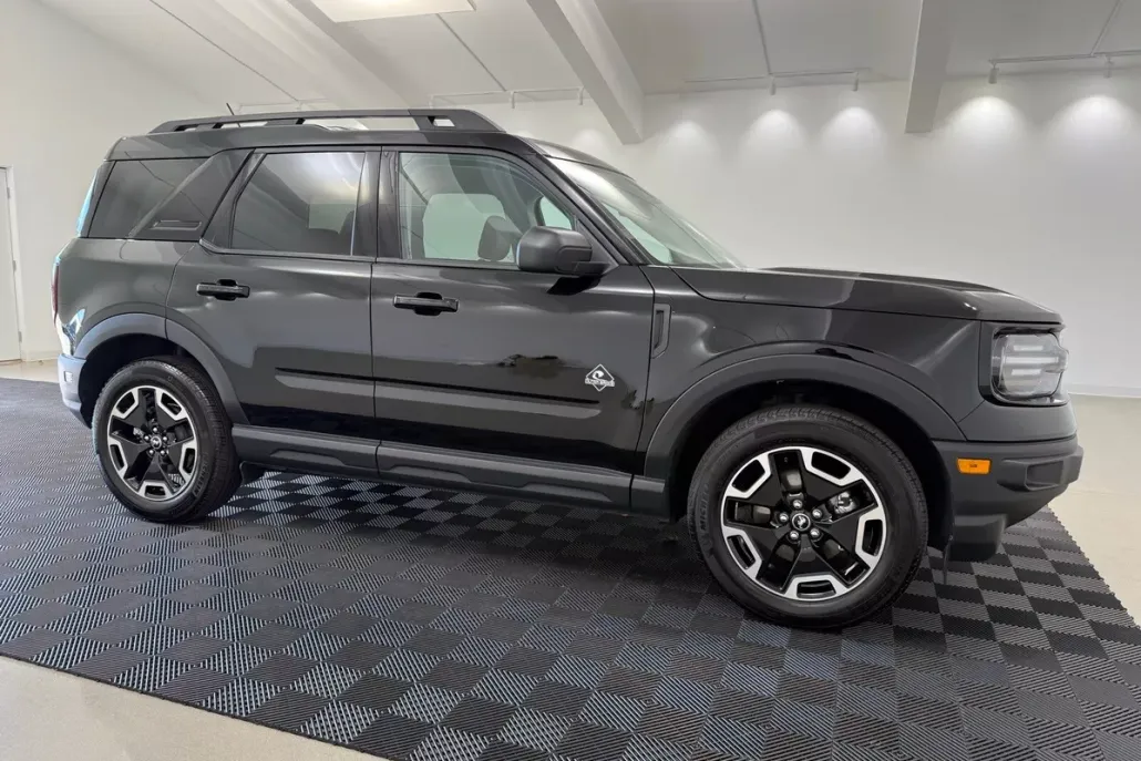2024 Ford Bronco Sport Outer Banks photo 1