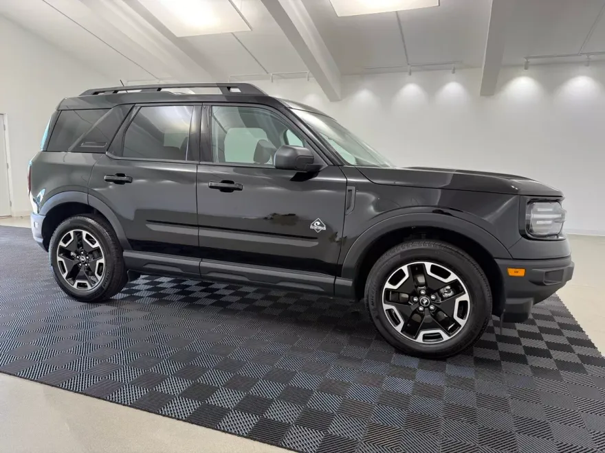 2024 Ford Bronco Sport Outer Banks photo 1