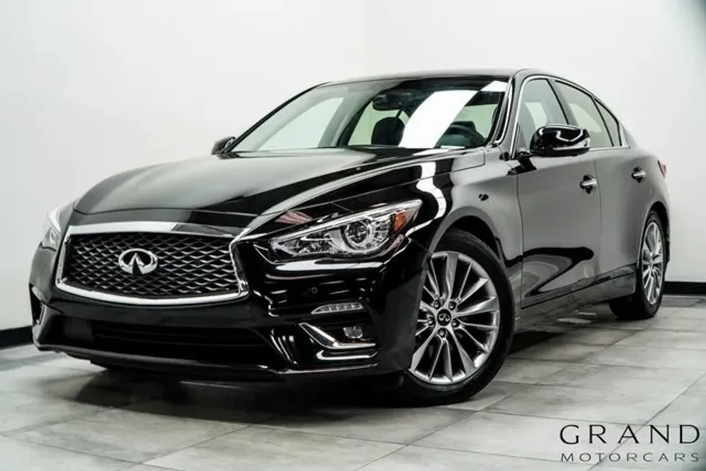 2022 Infiniti Q50 LUXE photo 1