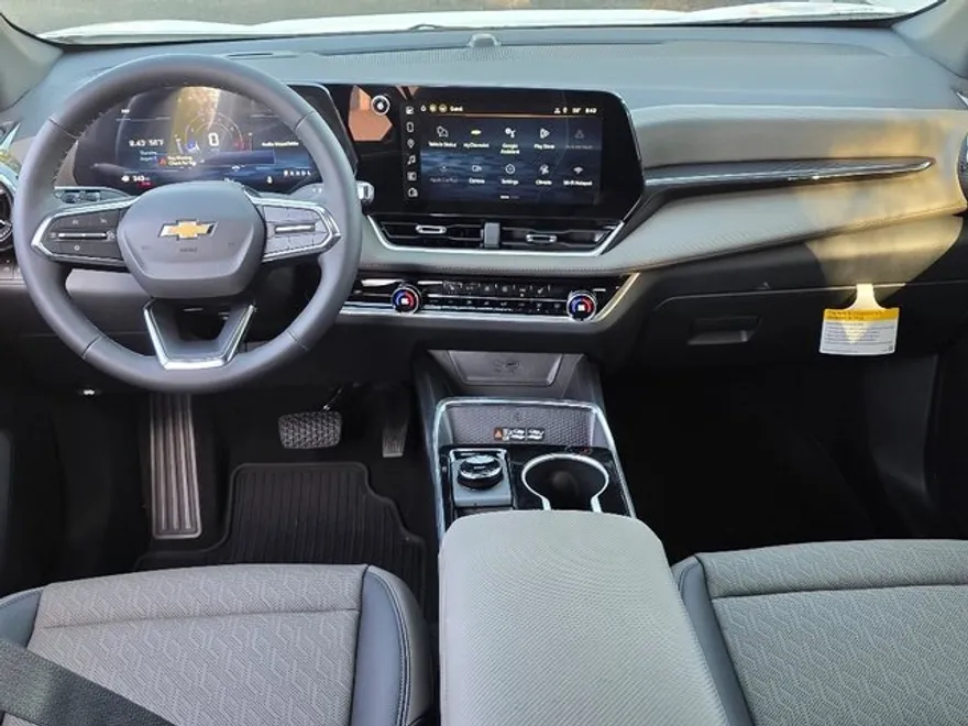 2026 Chevrolet Equinox LT photo 1