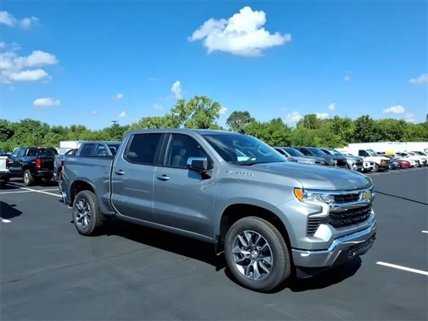 2026 Chevrolet Silverado 1500 LT photo 1