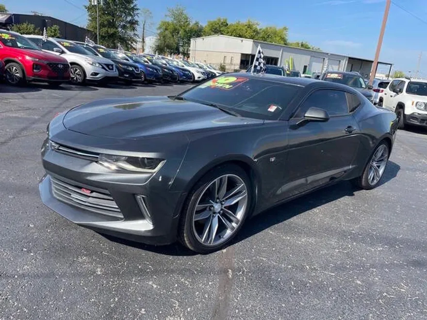 2018 Chevrolet Camaro Coupe 2LT photo 1