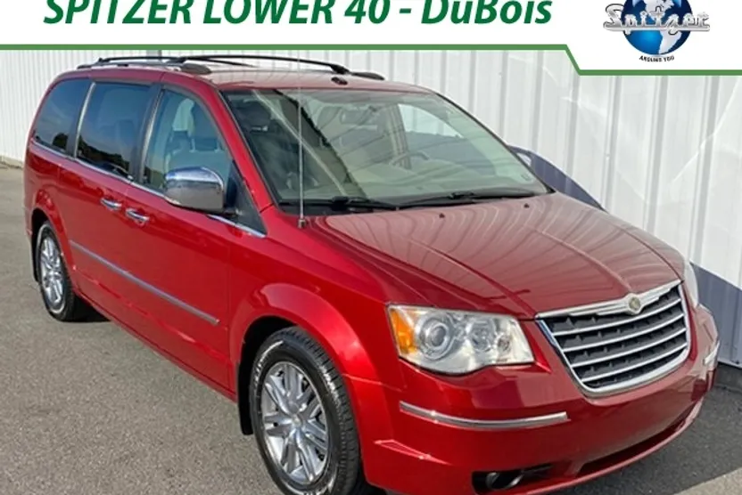 2010 Chrysler Town & Country Limited photo 1