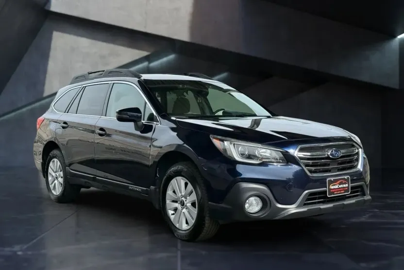 2018 Subaru Outback 2.5i Premium photo 1