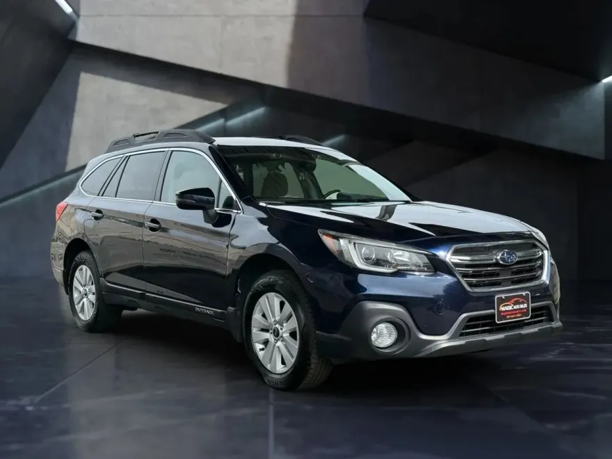 2018 Subaru Outback 2.5i Premium photo 1