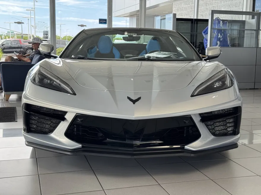 2023 Chevrolet Corvette Stingray 3LT photo 1