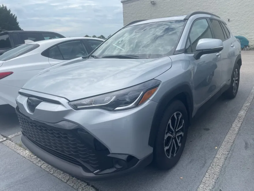 2024 Toyota Corolla Cross Hybrid SE photo 1