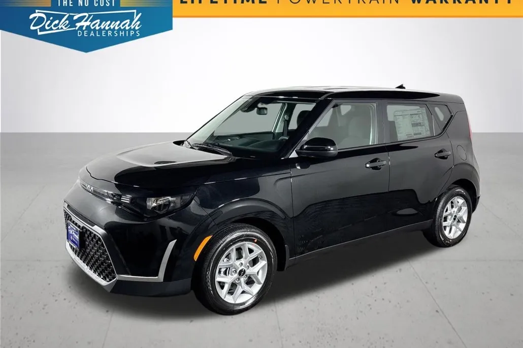 2025 Kia Soul LX photo 1