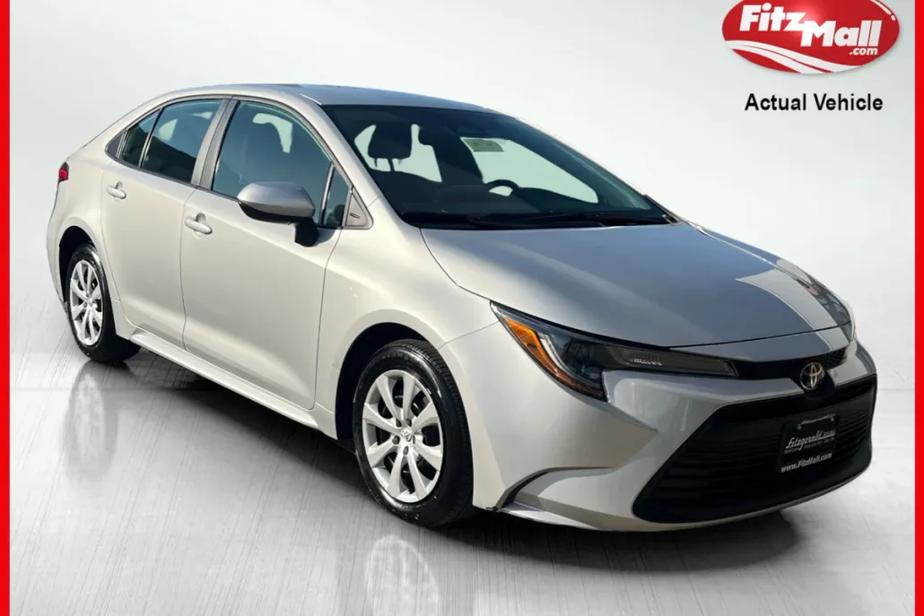 2024 Toyota Corolla LE photo 1