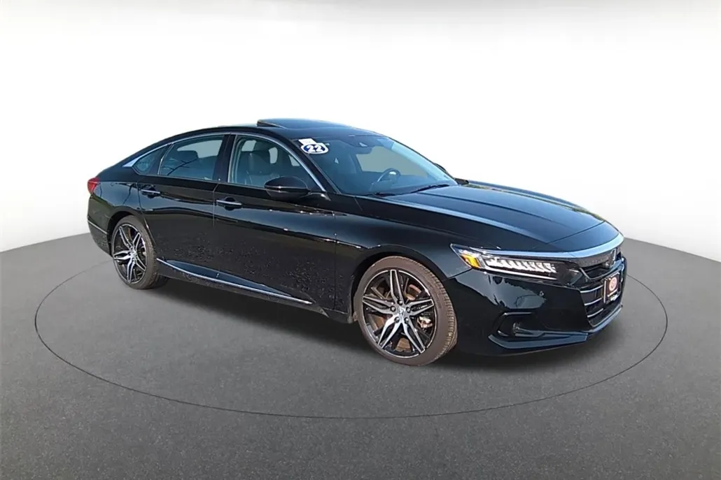 2022 Honda Accord Touring 2.0T photo 1