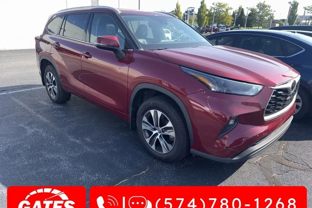 2022 Toyota Highlander XLE Sport photo 1