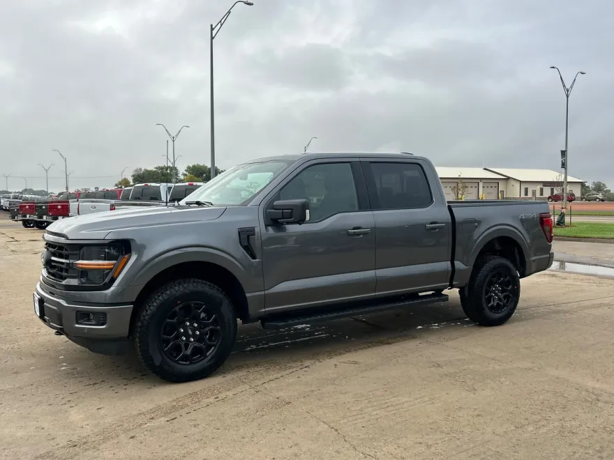 2025 Ford F-150 XLT photo 1