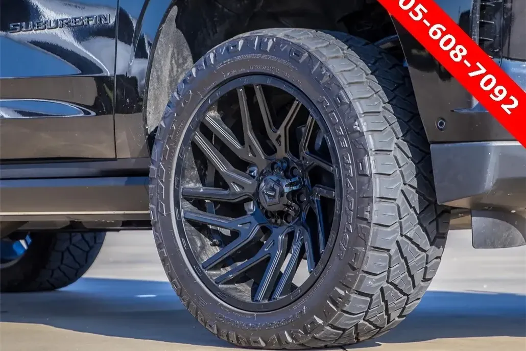 2024 Chevrolet Suburban High Country photo 1