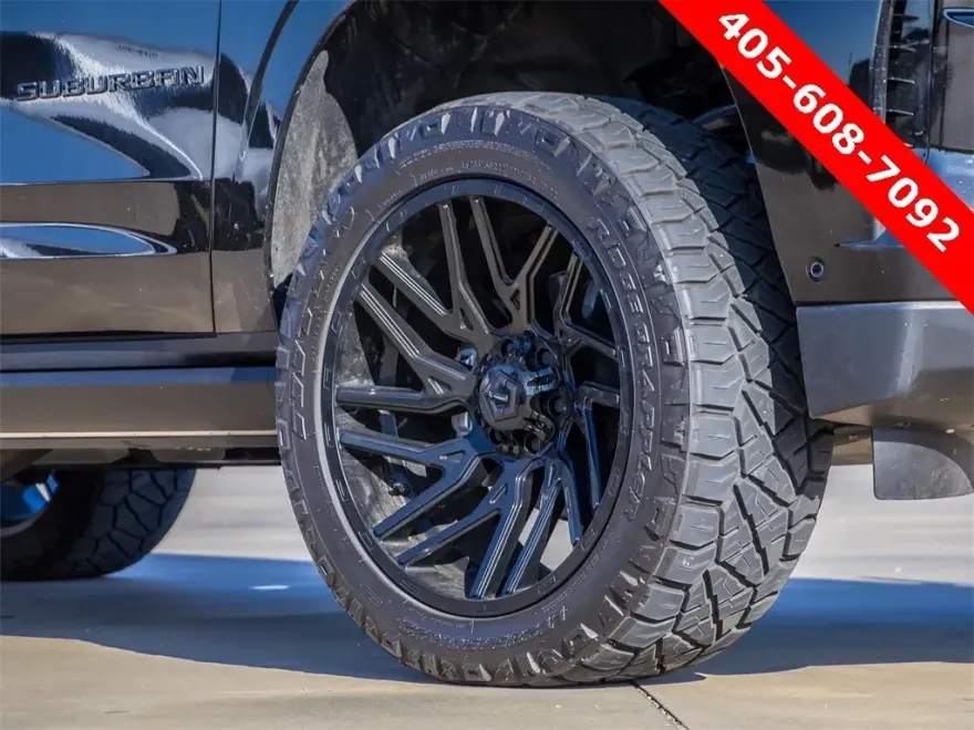2024 Chevrolet Suburban High Country photo 1