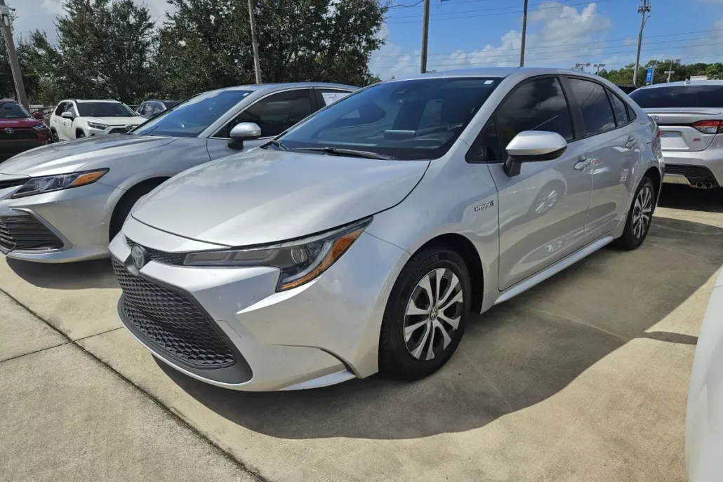 2021 Toyota Corolla Hybrid LE photo 1