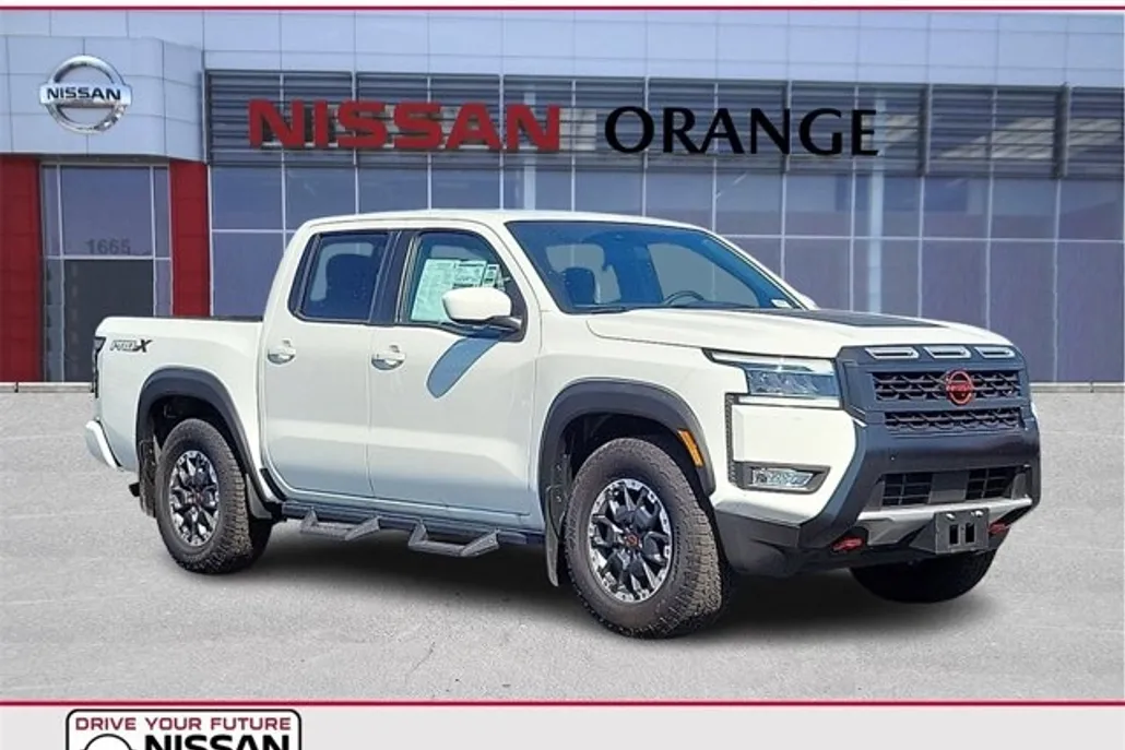 2025 Nissan Frontier PRO-X photo 1