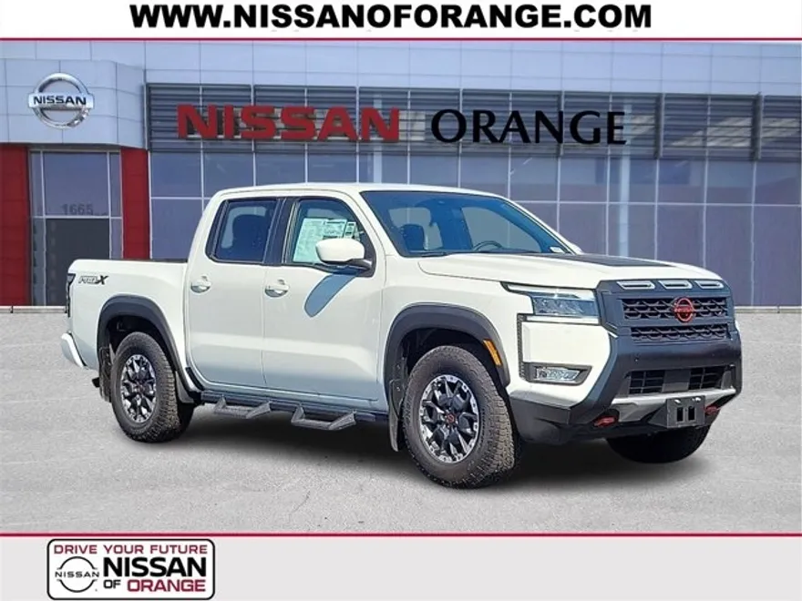 2025 Nissan Frontier PRO-X photo 1