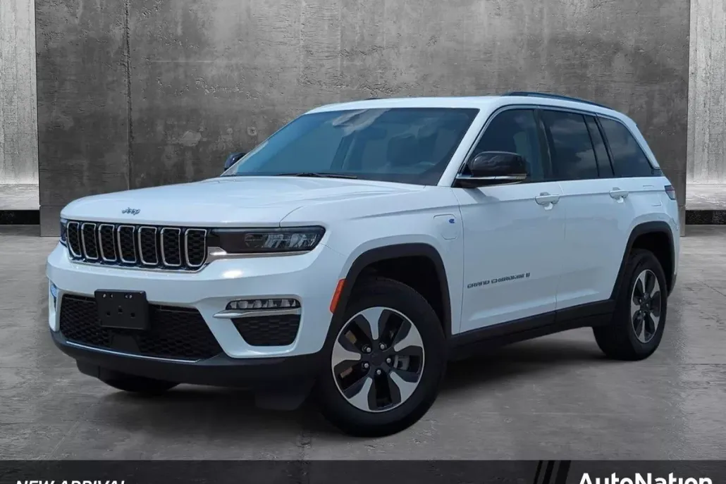 2023 Jeep Cherokee 4xe Base photo 1
