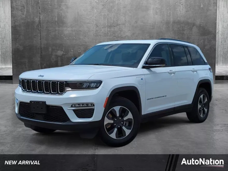 2023 Jeep Cherokee 4xe Base photo 1