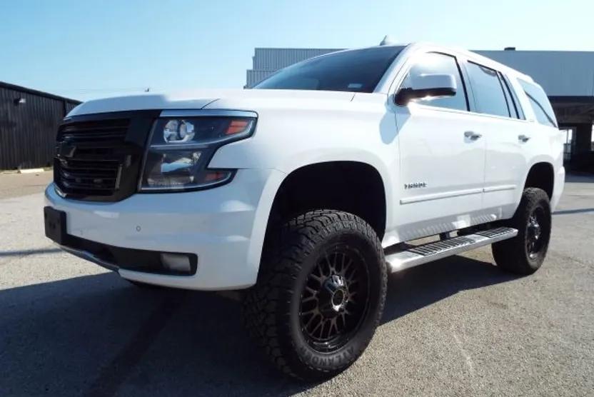 2016 Chevrolet Tahoe LT photo 1