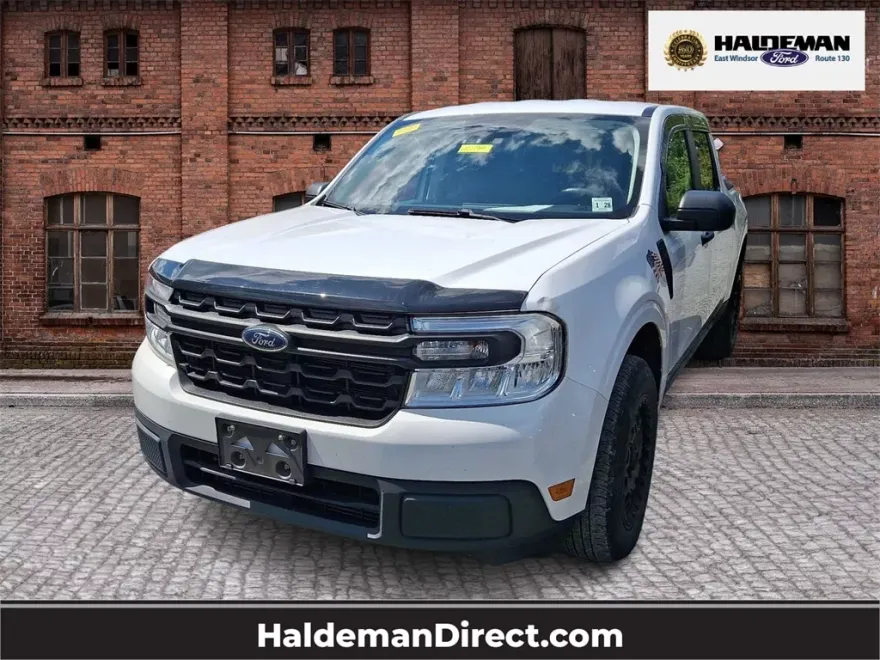 2022 Ford Maverick XL photo 1