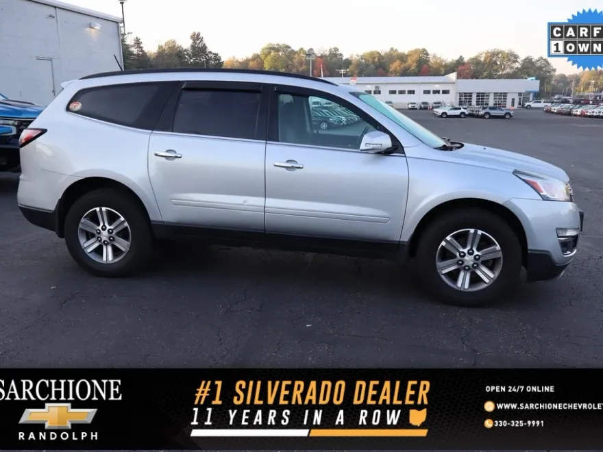 2017 Chevrolet Traverse 1LT photo 1