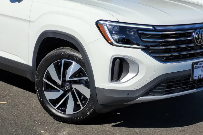 2024 Volkswagen Atlas SE Technology photo 1