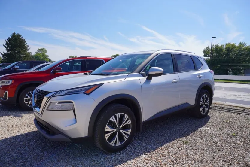 2023 Nissan Rogue SV photo 1